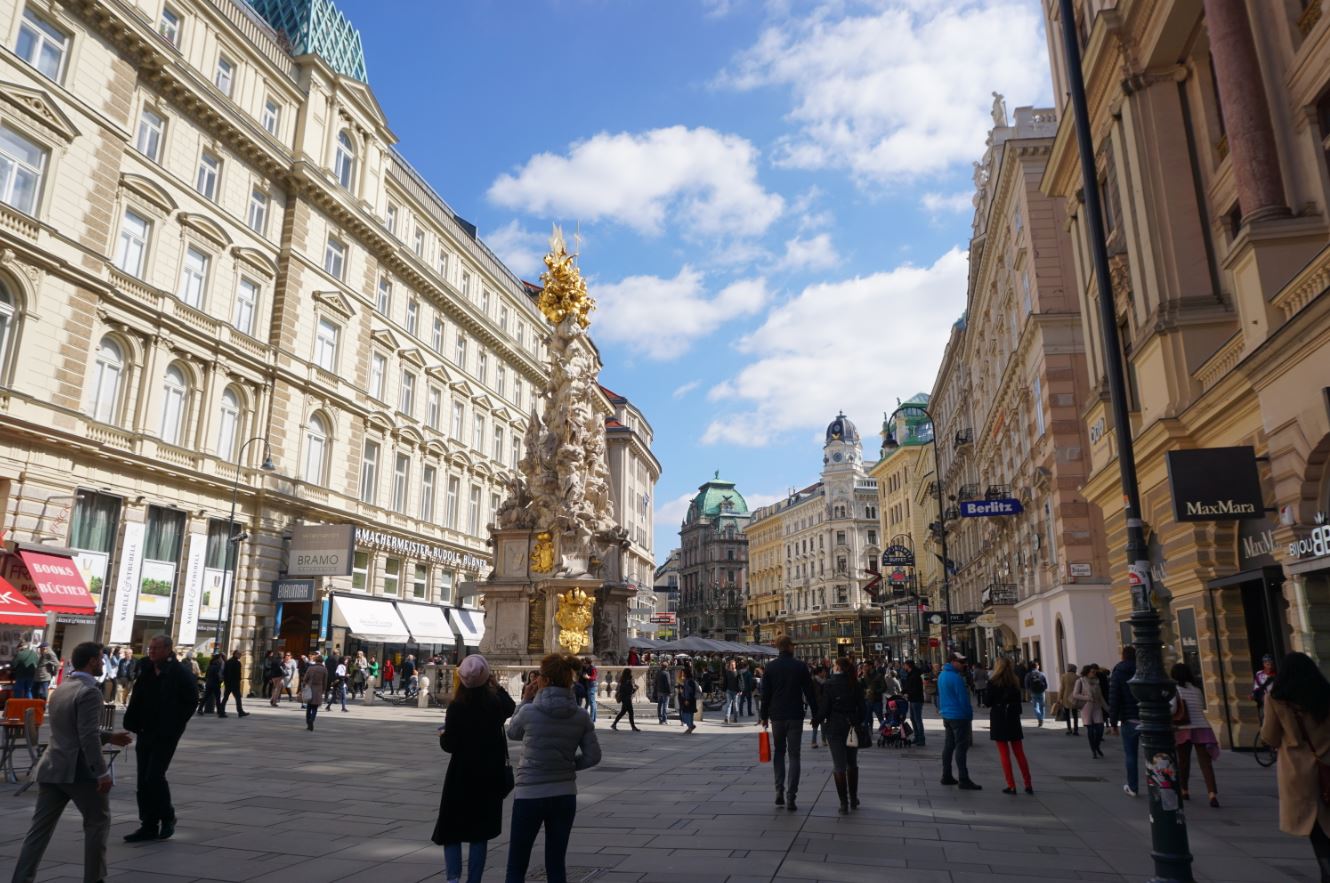 Graben &amp; Plague Monument and Shopping Street