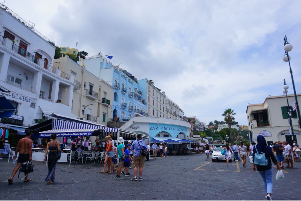 Marina Grande, where we will take the bus to Anacapri and the port to Naples