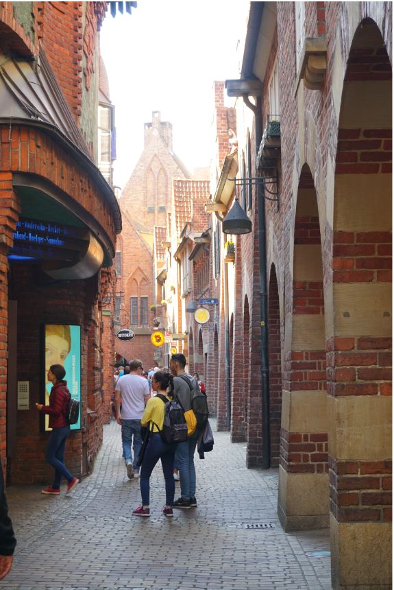 Böttcherstraße is a small alley that sells various souvenirs and handicrafts
